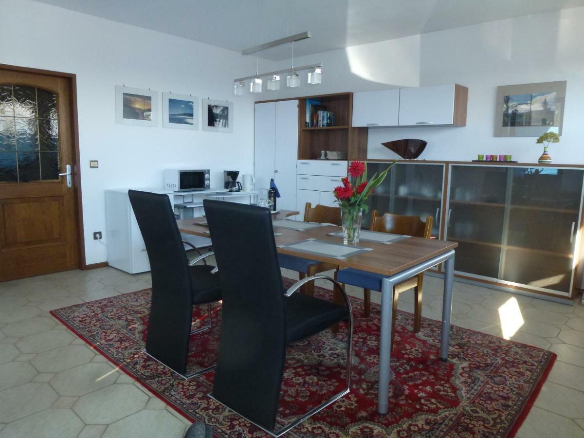 Appartment Cerny ไอเซนชตัดท์ ภายนอก รูปภาพ