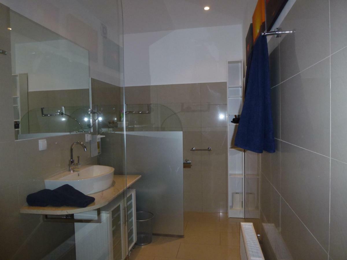 Appartment Cerny ไอเซนชตัดท์ ภายนอก รูปภาพ